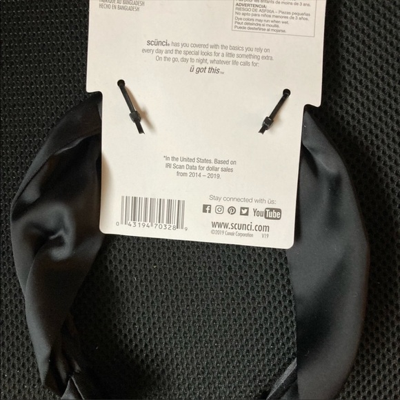 🏀🔥NWT Scunci - Black Satin Top Knot Headband - Picture 3 of 3